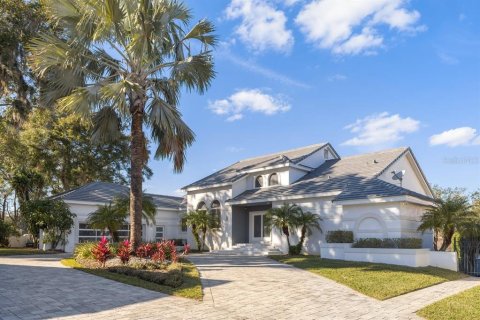 House in Orlando, Florida 6 bedrooms, 471.11 sq.m. № 1608632 - photo 2