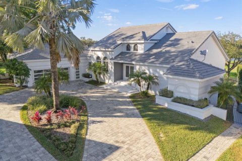 House in Orlando, Florida 6 bedrooms, 471.11 sq.m. № 1608632 - photo 1