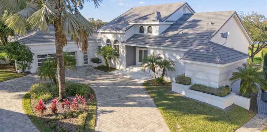 House in Orlando, Florida 6 bedrooms, 471.11 sq.m. № 1608632