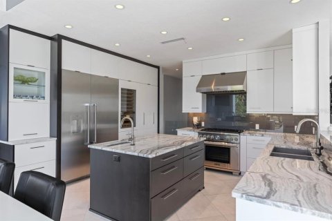 House in Orlando, Florida 6 bedrooms, 471.11 sq.m. № 1608632 - photo 29