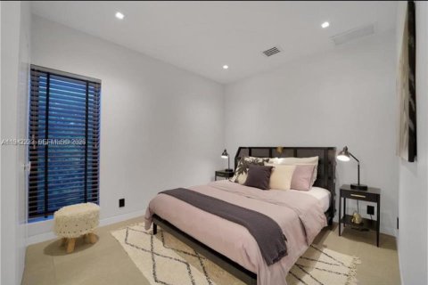 Casa en venta en Miami Beach, Florida, 4 dormitorios № 2000277 - foto 12