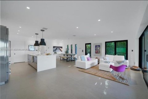 Casa en venta en Miami Beach, Florida, 4 dormitorios № 2000277 - foto 6