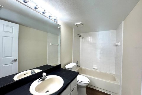 Villa ou maison à louer à Kissimmee, Floride: 3 chambres, 206.71 m2 № 2339132 - photo 18