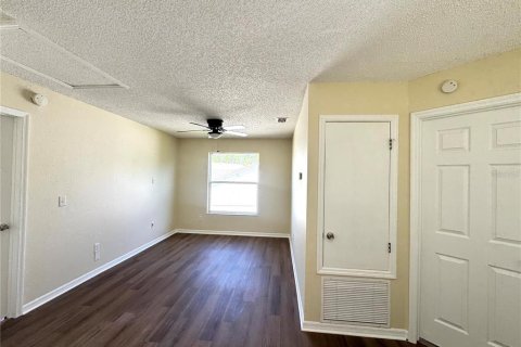 Villa ou maison à louer à Kissimmee, Floride: 3 chambres, 206.71 m2 № 2339132 - photo 12