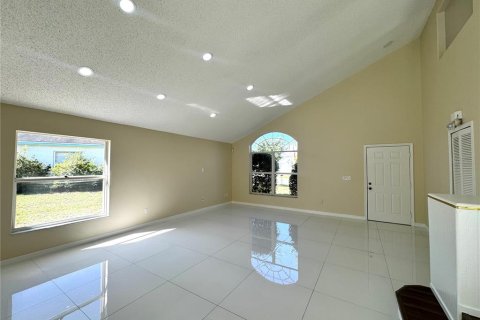 Villa ou maison à louer à Kissimmee, Floride: 3 chambres, 206.71 m2 № 2339132 - photo 10