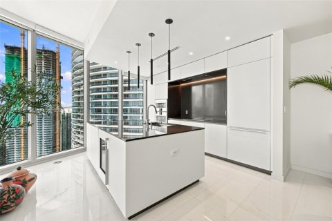 Copropriété à vendre à Miami, Floride: 3 chambres, 181.81 m2 № 2385536 - photo 13