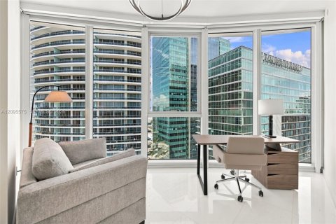 Copropriété à vendre à Miami, Floride: 3 chambres, 181.81 m2 № 2385536 - photo 22