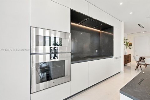 Copropriété à vendre à Miami, Floride: 3 chambres, 181.81 m2 № 2385536 - photo 12