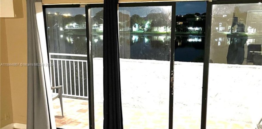 Condo à Miami, Floride, 1 chambre № 1850895