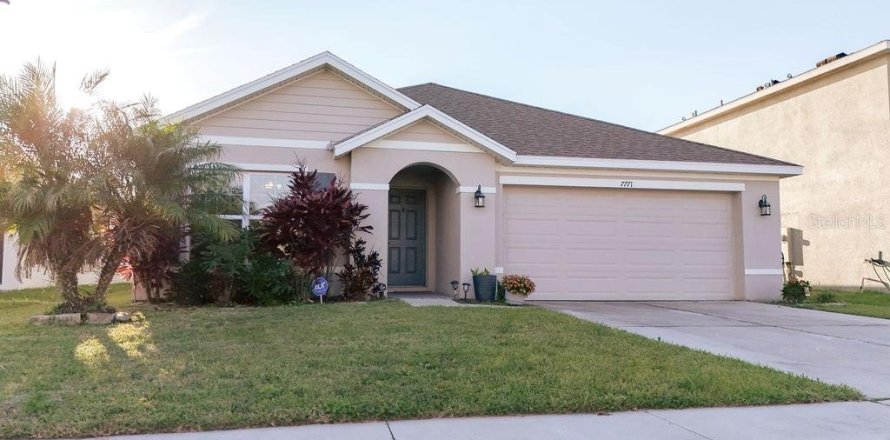 Casa en Zephyrhills, Florida 3 dormitorios, 157 m2 № 1723775