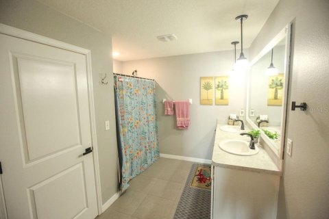 Casa en venta en Zephyrhills, Florida, 3 dormitorios, 157 m2 № 1723775 - foto 19