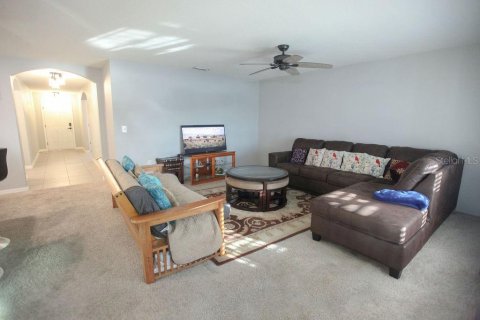 Casa en venta en Zephyrhills, Florida, 3 dormitorios, 157 m2 № 1723775 - foto 9