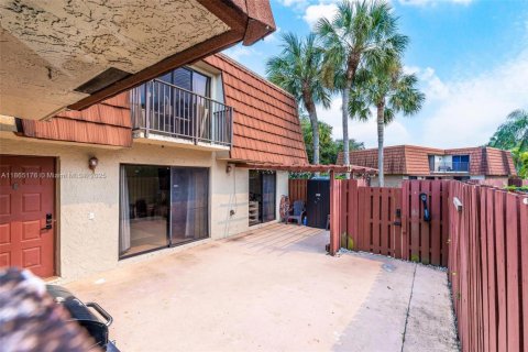 Townhouse in Davie, Florida 3 bedrooms, 153.66 sq.m. № 1893131 - photo 2