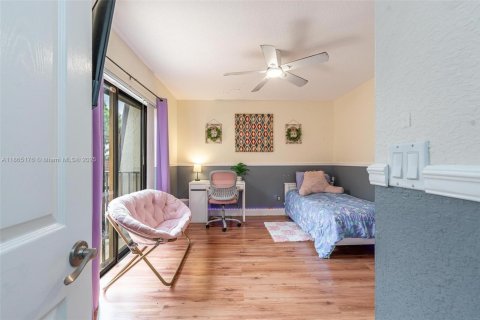 Townhouse in Davie, Florida 3 bedrooms, 153.66 sq.m. № 1893131 - photo 24