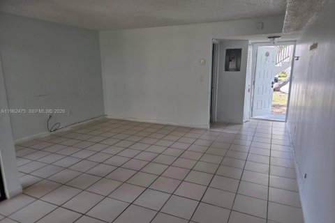Condominio en alquiler en Homestead, Florida, 1 dormitorio, 63.64 m2 № 2031765 - foto 2
