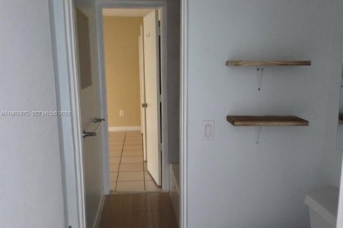 Condominio en alquiler en Homestead, Florida, 1 dormitorio, 63.64 m2 № 2031765 - foto 5