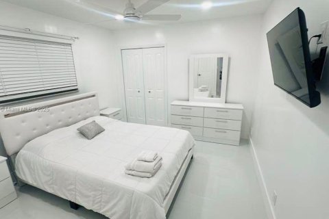 Casa en alquiler en Deerfield Beach, Florida, 3 dormitorios, 161.09 m2 № 1943665 - foto 9