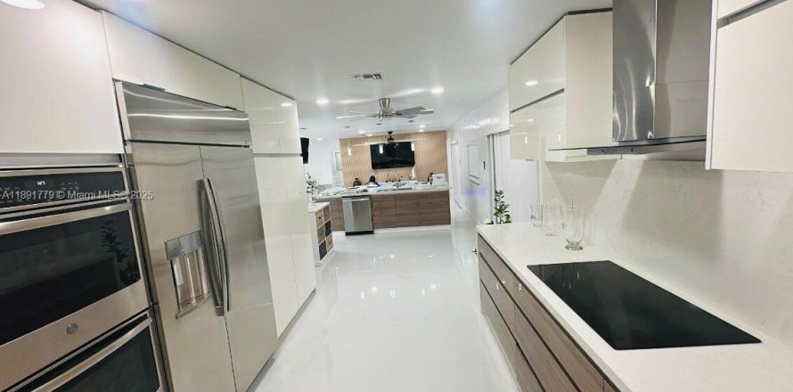 Casa en Deerfield Beach, Florida 3 dormitorios, 161.09 m2 № 1943665