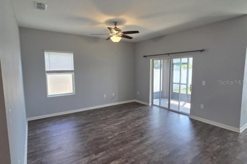 Casa en venta en Davenport, Florida, 4 dormitorios, 169.55 m2 № 1904782 - foto 3