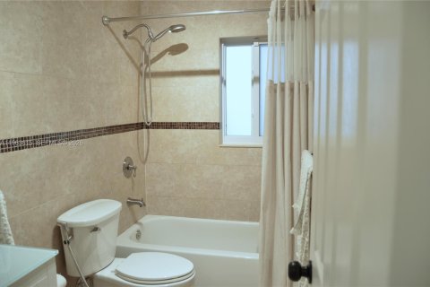 Villa ou maison à vendre à Miramar, Floride: 4 chambres, 205.04 m2 № 2025607 - photo 30