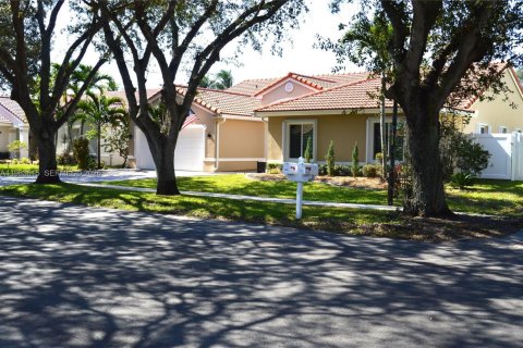 Villa ou maison à vendre à Miramar, Floride: 4 chambres, 205.04 m2 № 2025607 - photo 4