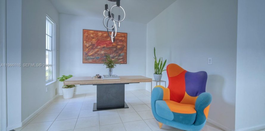 Villa ou maison à Miramar, Floride 4 chambres, 244.98 m2 № 2255089