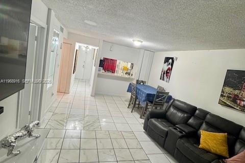 Condominio en alquiler en Miami, Florida, 2 dormitorios, 74.32 m2 № 2029980 - foto 4