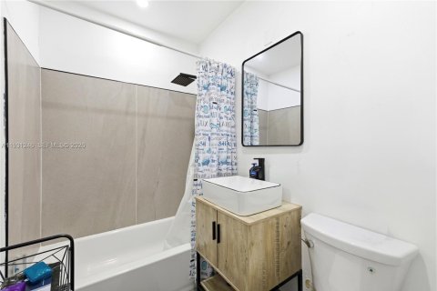 Купить коммерческую недвижимость в Холливуд, Флорида 194.91м2, № 1996387 - фото 10