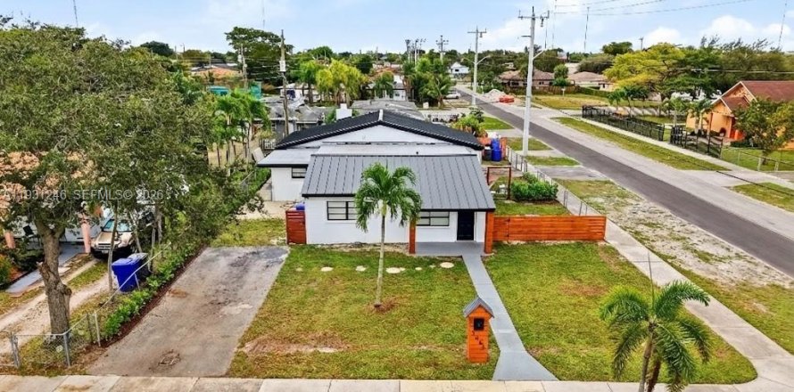 Коммерческая недвижимость в Холливуд, Флорида 194.91м2 № 1996387