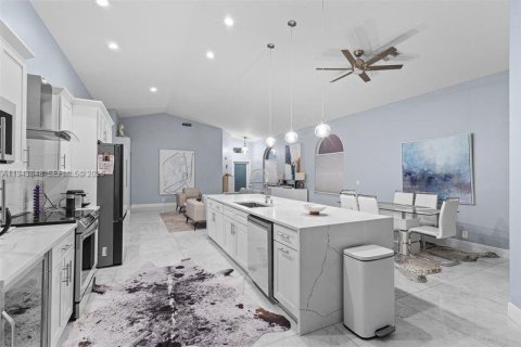 Casa en venta en Margate, Florida, 3 dormitorios, 169.45 m2 № 2000377 - foto 2