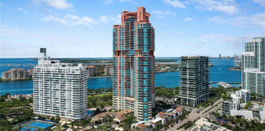 Кондоминиум с 3 спальнями в Майами-Бич, Флорида № 2021099