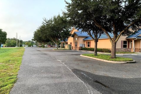 Commercial property in Mount Dora, Florida 665.09 sq.m. № 1817308 - photo 5