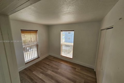 Condominio en alquiler en Miami Springs, Florida, 2 dormitorios, 58.62 m2 № 1992867 - foto 4