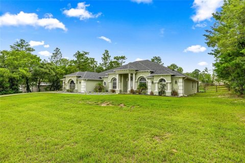 Villa ou maison à vendre à Citrus Springs, Floride: 4 chambres, 331.01 m2 № 2405349 - photo 2