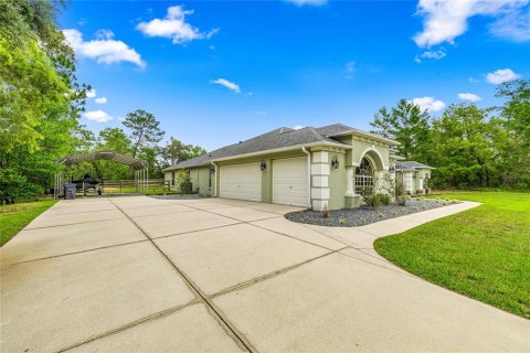 Villa ou maison à vendre à Citrus Springs, Floride: 4 chambres, 331.01 m2 № 2405349 - photo 4