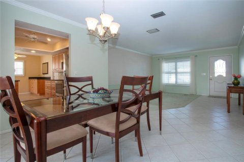 House in Bradenton, Florida 2 bedrooms, 161.65 sq.m. № 1510994 - photo 12