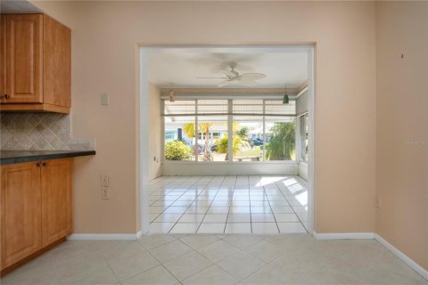 House in Bradenton, Florida 2 bedrooms, 161.65 sq.m. № 1510994 - photo 22