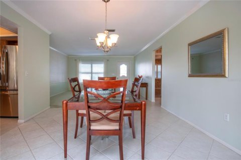 House in Bradenton, Florida 2 bedrooms, 161.65 sq.m. № 1510994 - photo 13