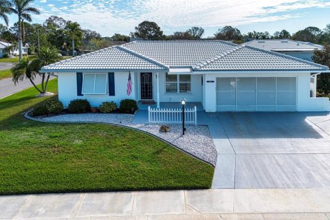 House in Bradenton, Florida 2 bedrooms, 161.65 sq.m. № 1510994 - photo 3