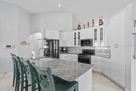 House in Tampa, Florida 3 bedrooms, 195.56 sq.m. № 1574177 - photo 5