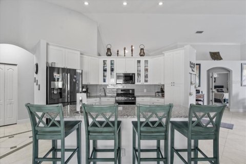 House in Tampa, Florida 3 bedrooms, 195.56 sq.m. № 1574177 - photo 6