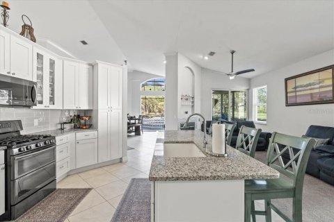 House in Tampa, Florida 3 bedrooms, 195.56 sq.m. № 1574177 - photo 8