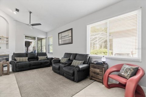 House in Tampa, Florida 3 bedrooms, 195.56 sq.m. № 1574177 - photo 14
