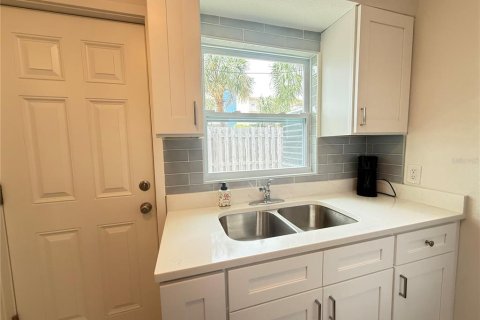 Appartement à louer à Madeira Beach, Floride: 1 chambre, 39.95 m2 № 2402993 - photo 5