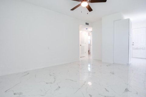 Appartement à louer à Madeira Beach, Floride: 1 chambre, 39.95 m2 № 2402993 - photo 22