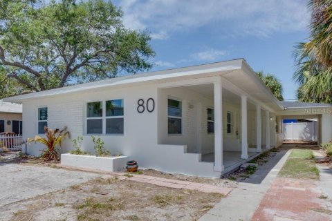 Studio à Madeira Beach, Floride № 2402993
