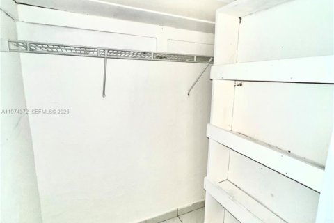 Apartment in Miami, Florida 1 bedroom, 56.39 sq.m. № 2040664 - photo 8