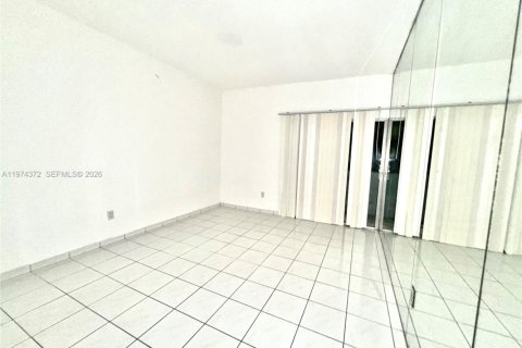 Apartment in Miami, Florida 1 bedroom, 56.39 sq.m. № 2040664 - photo 6