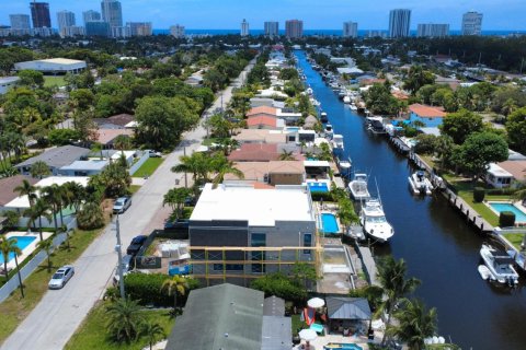 House in Pompano Beach, Florida 4 bedrooms, 286.32 sq.m. № 2154309 - photo 6
