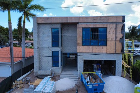 House in Pompano Beach, Florida 4 bedrooms, 286.32 sq.m. № 2154309 - photo 2